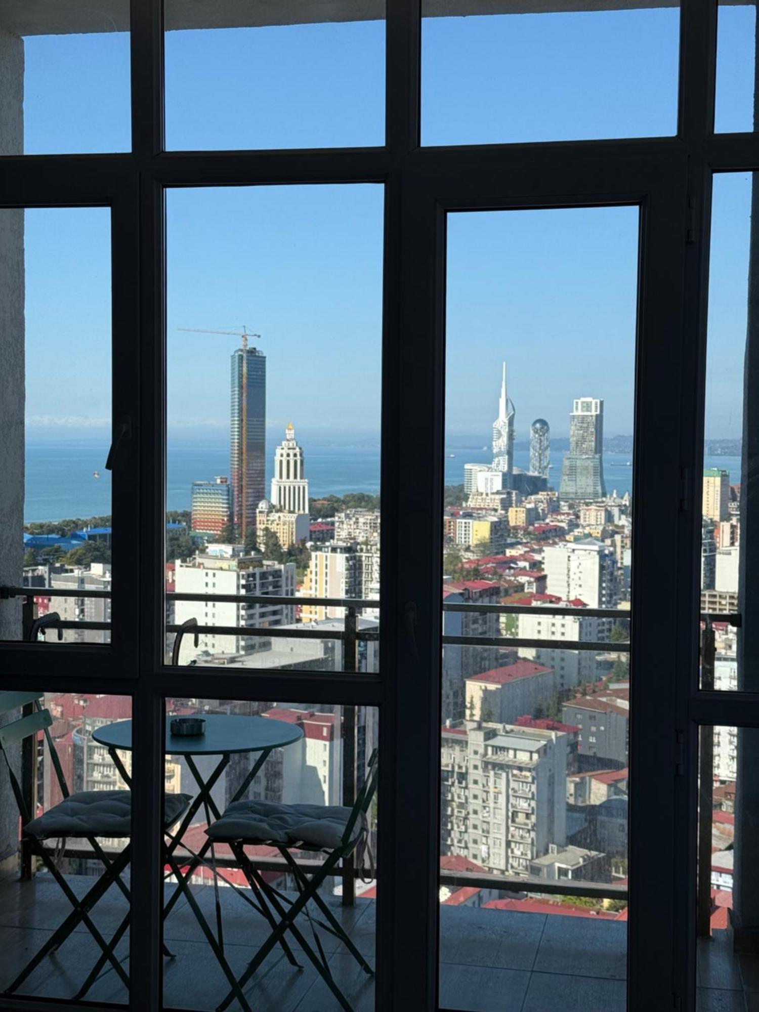 شقة Batumi Flat With Epic Views المظهر الخارجي الصورة